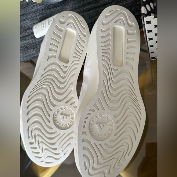 Stella McCartney Solid Canvas Court Sneakers (8M/9W) - Picture 5 of 7